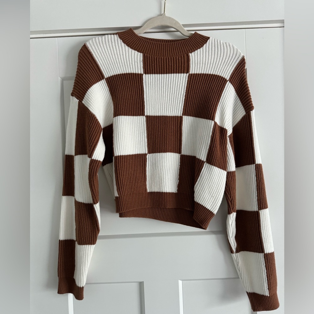 Brown and White Checkered Crop Sweater - Picture 3 of 4
